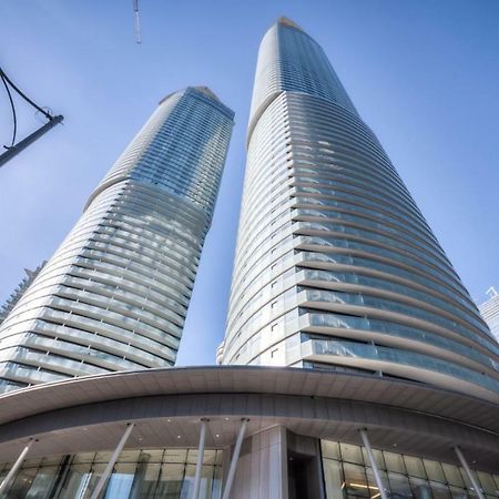 Sarkar Suites - Entertainment District Торонто Екстериор снимка