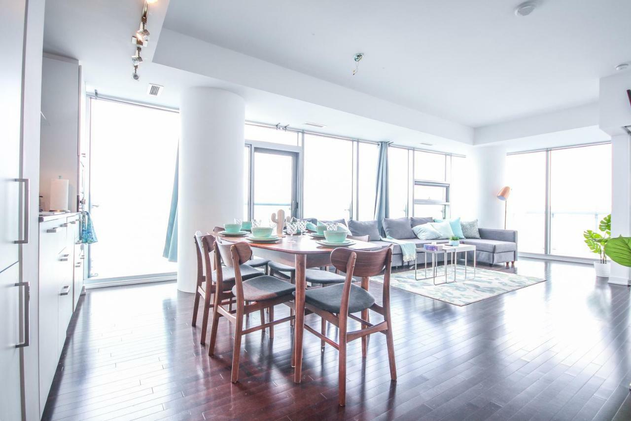 Sarkar Suites - Entertainment District Торонто Екстериор снимка