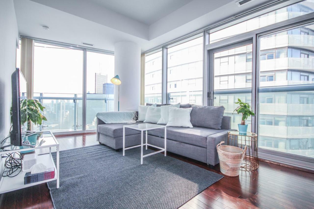 Sarkar Suites - Entertainment District Торонто Екстериор снимка