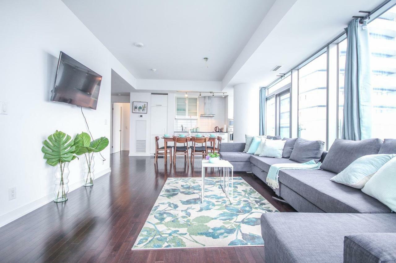 Sarkar Suites - Entertainment District Торонто Екстериор снимка