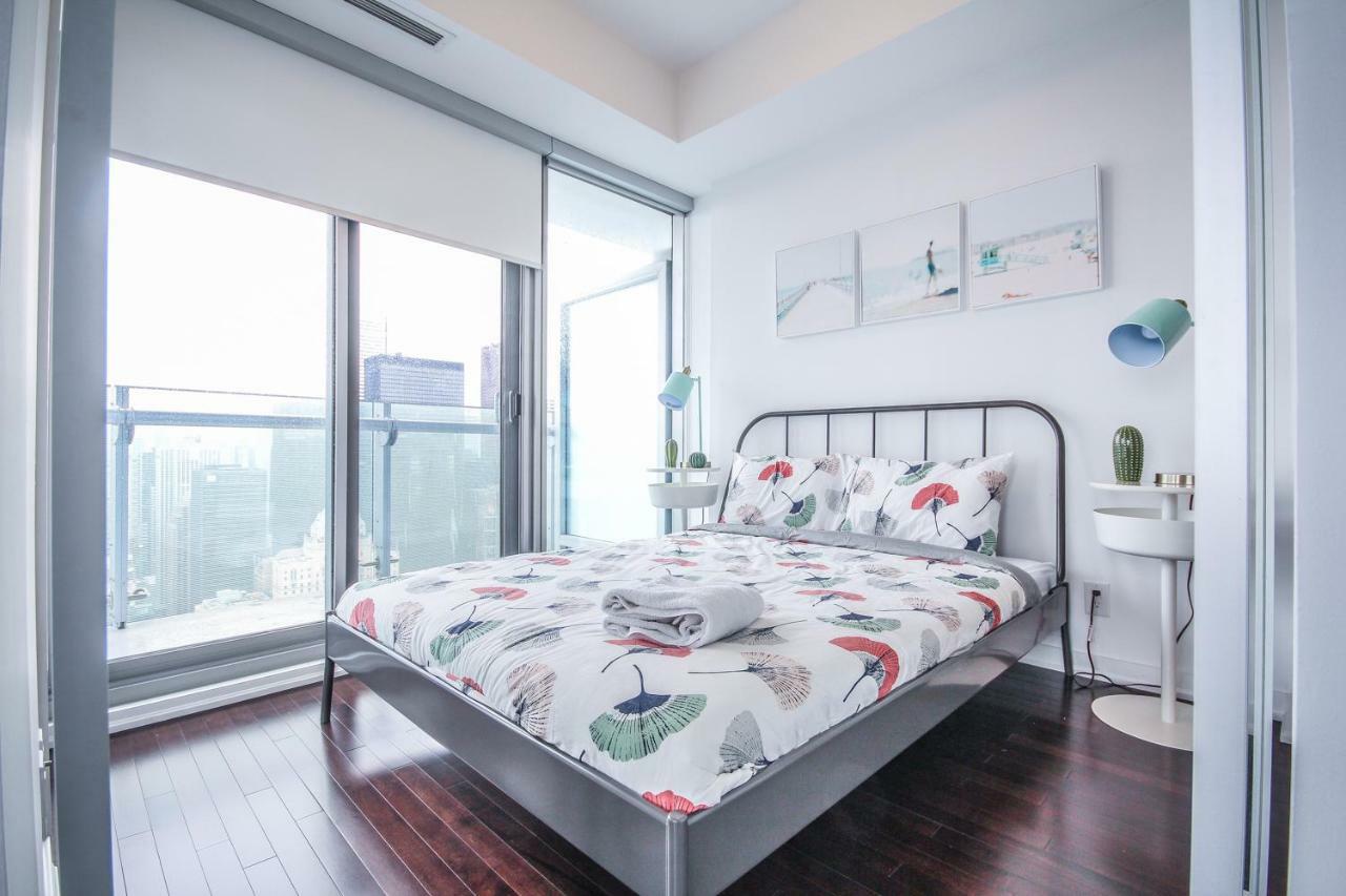 Sarkar Suites - Entertainment District Торонто Екстериор снимка