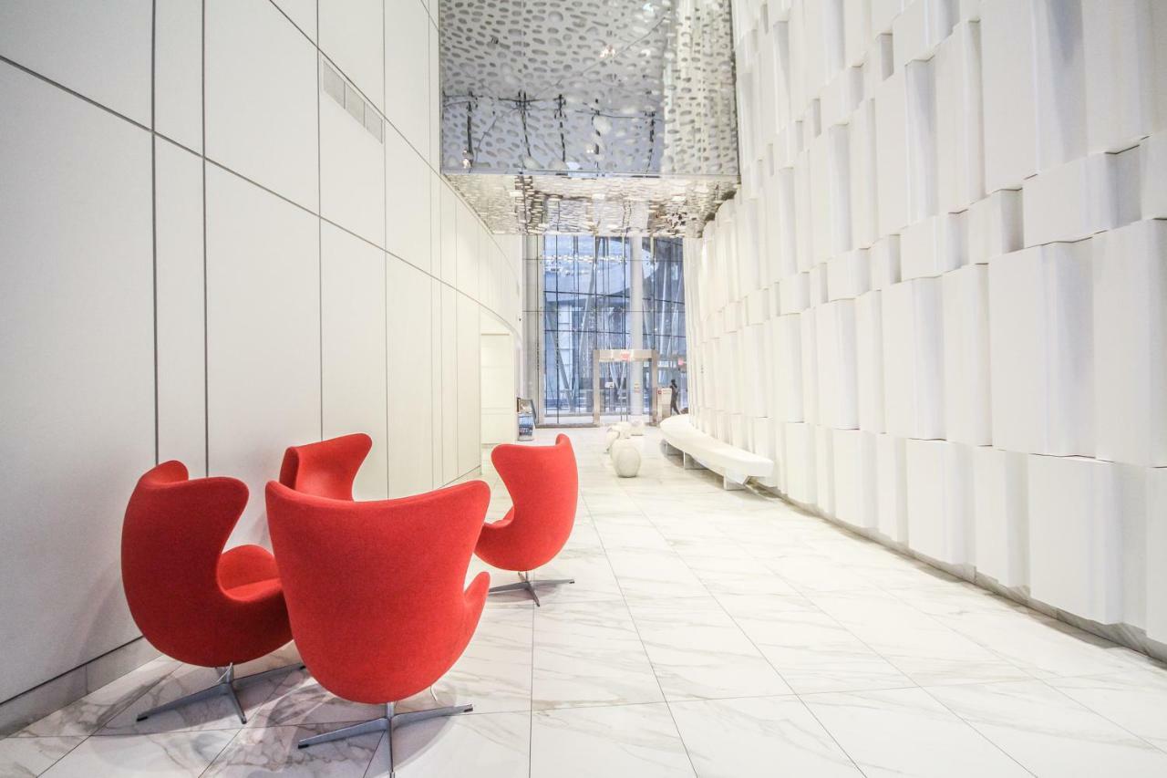 Sarkar Suites - Entertainment District Торонто Екстериор снимка