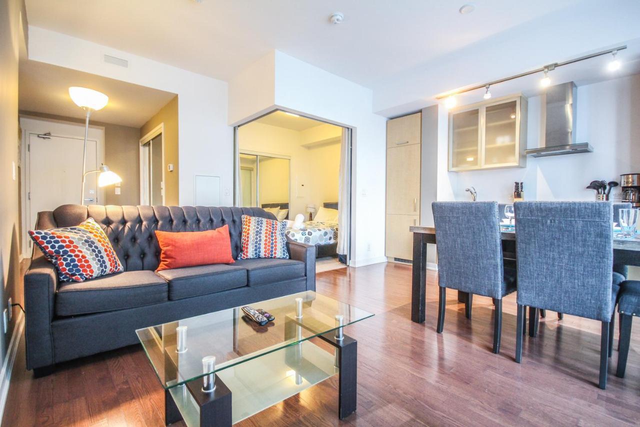 Sarkar Suites - Entertainment District Торонто Стая снимка